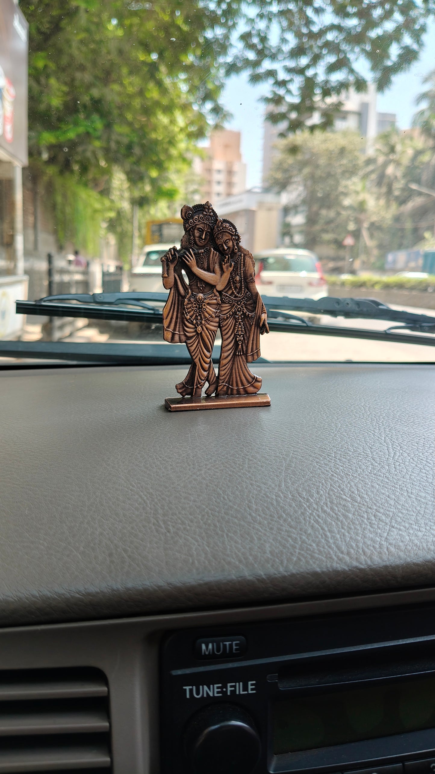 Resin Radha Krishna Statue for car Dashboard & murti for Gift for Anniversary, Car Decor Idols - 5 inch